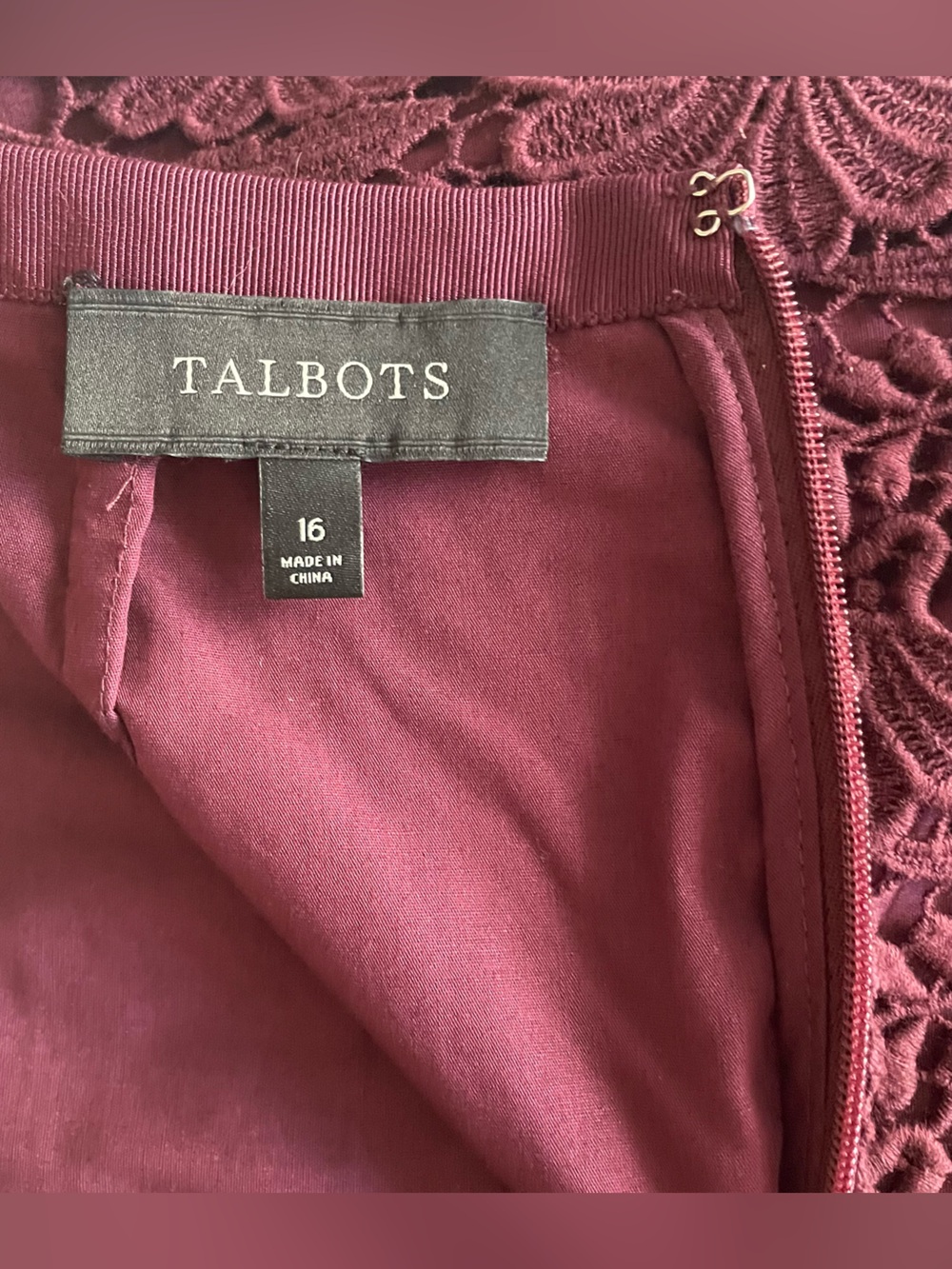 🌸Talbots Lace Burgundy Skirt with Back Zipper and Back Kick Pleat, size 16 - Picture 3 of 8